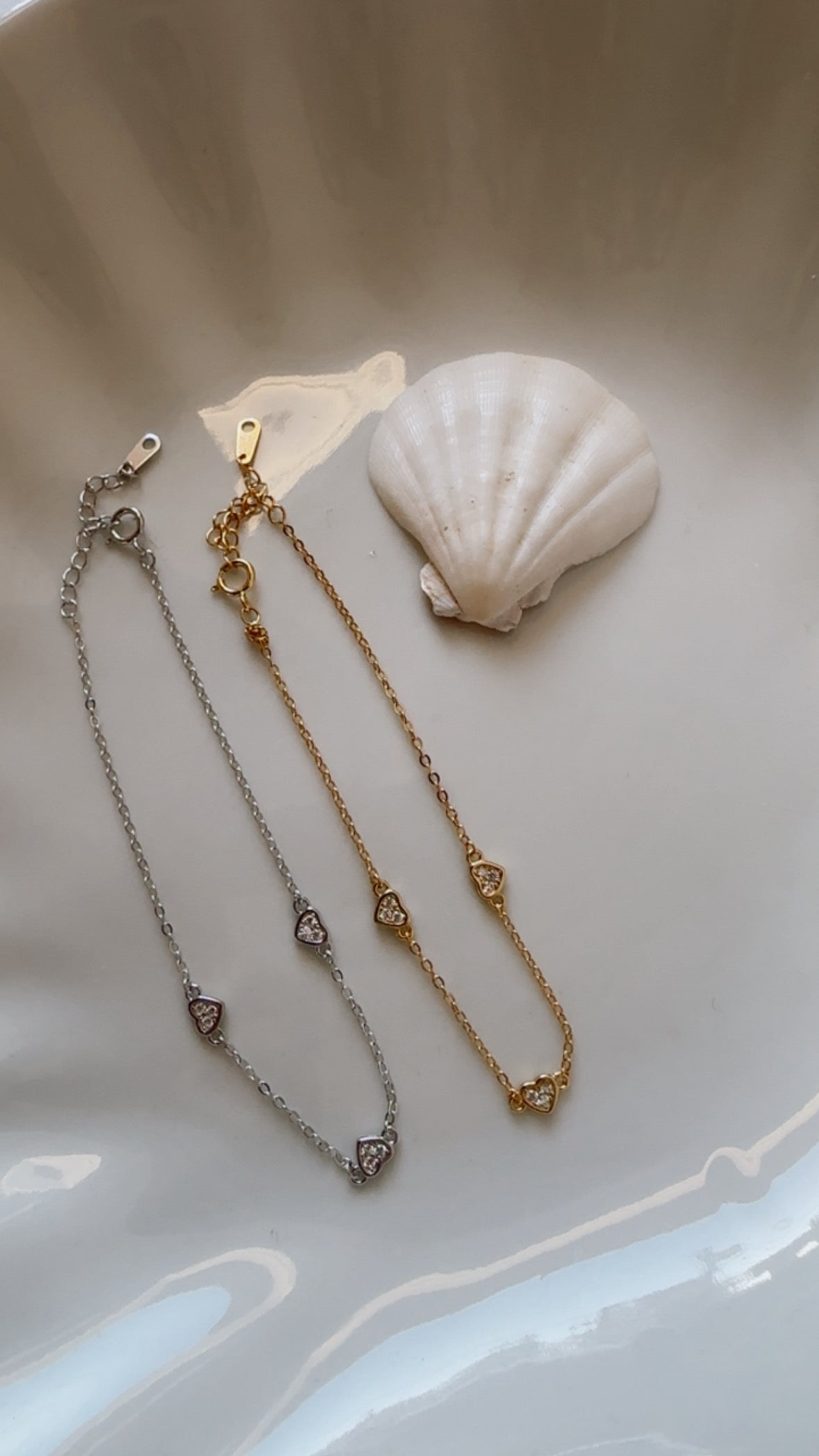 NEW - Heart 925 Sterling Silver Bracelet (Gold)