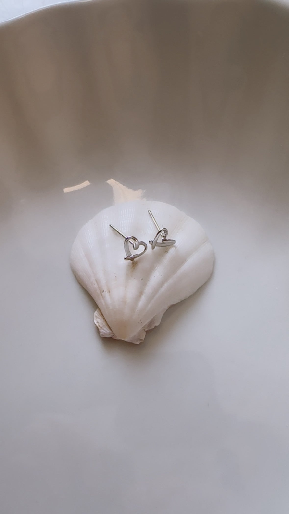 NEW - Ribbon Amore Stud Earrings (Silver)