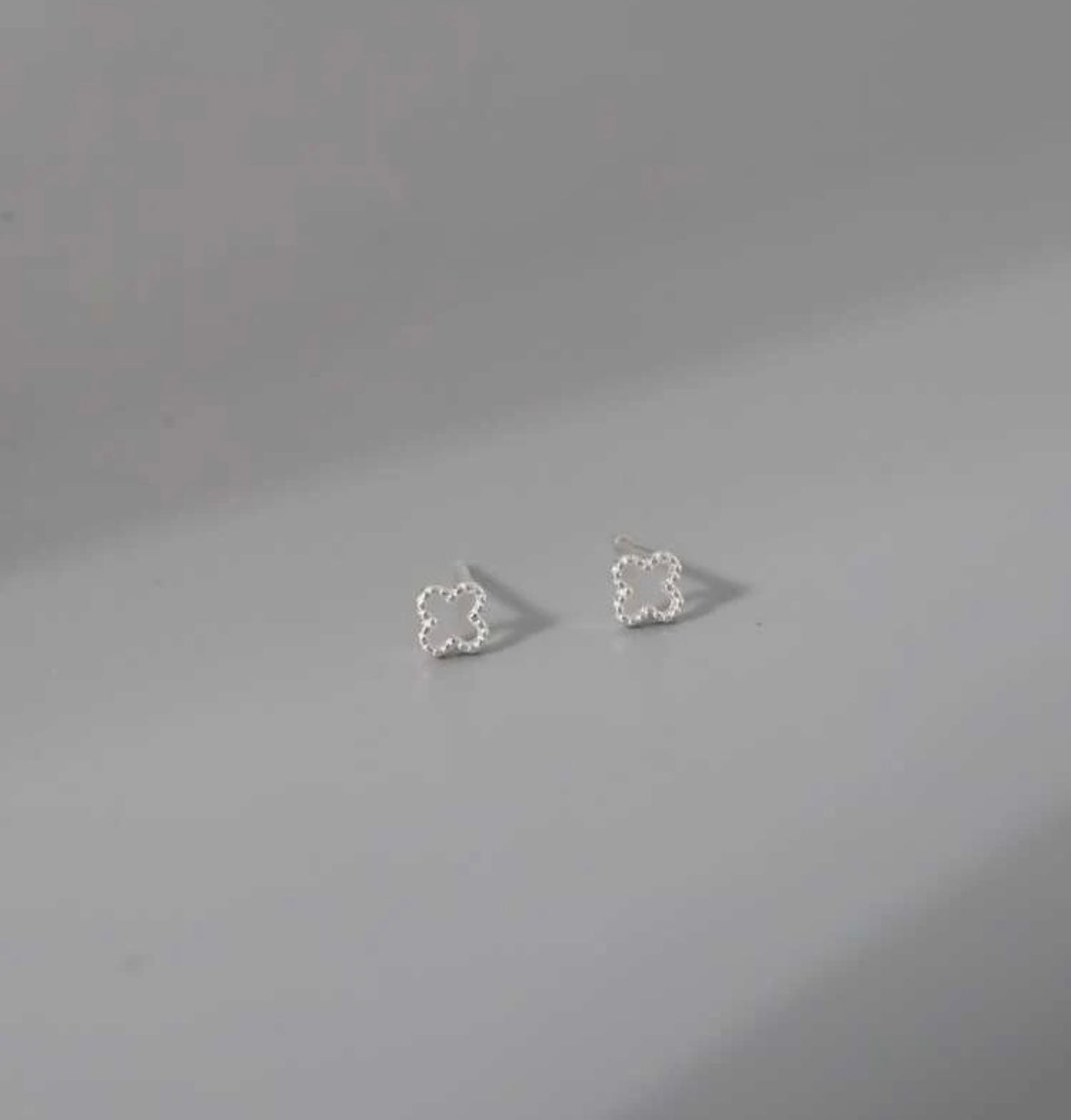 Boucles d'oreilles à tige trèfle 925 (couleur argent)