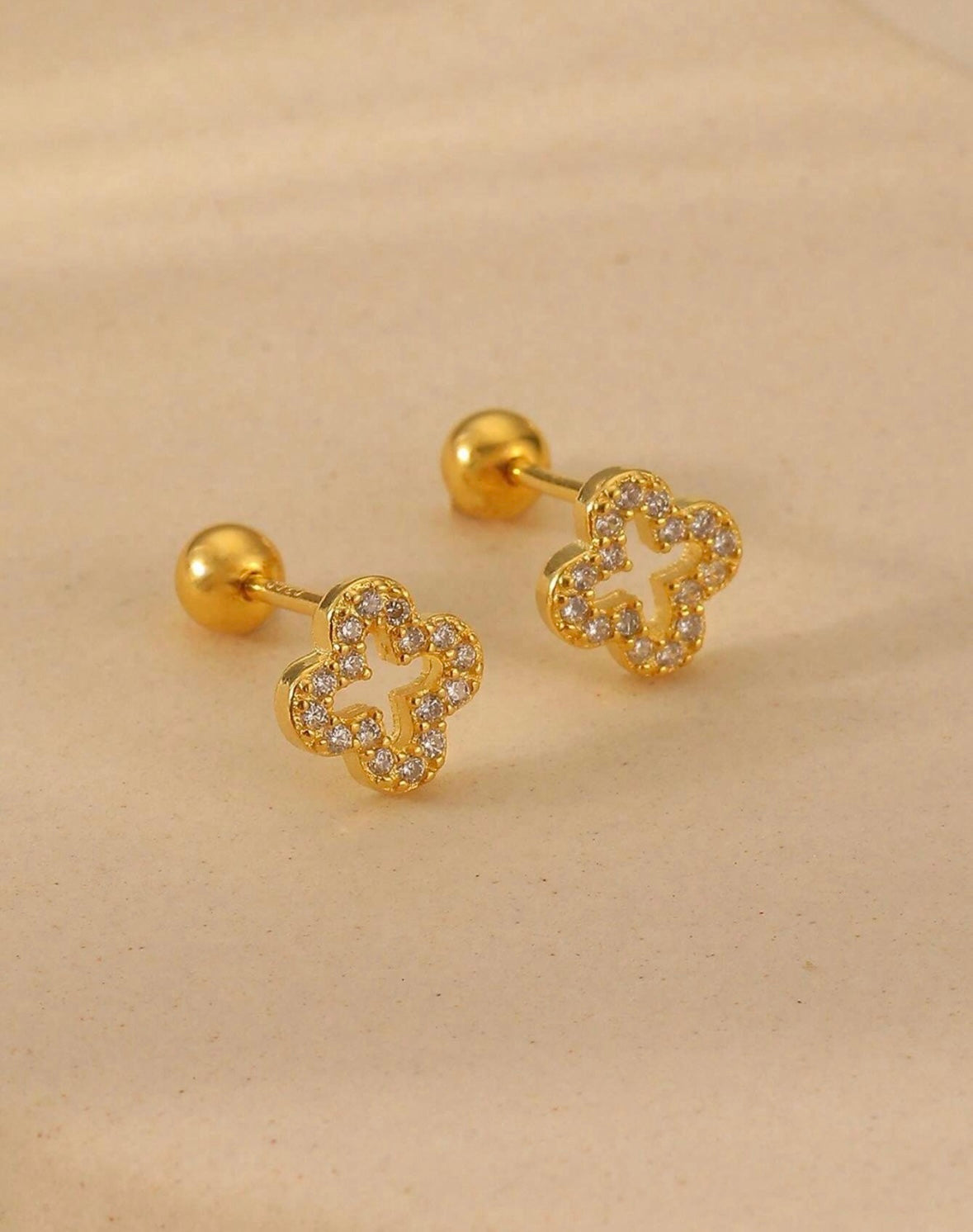 Clover 925 Sterling Silver Stud Earrings (Silver)
