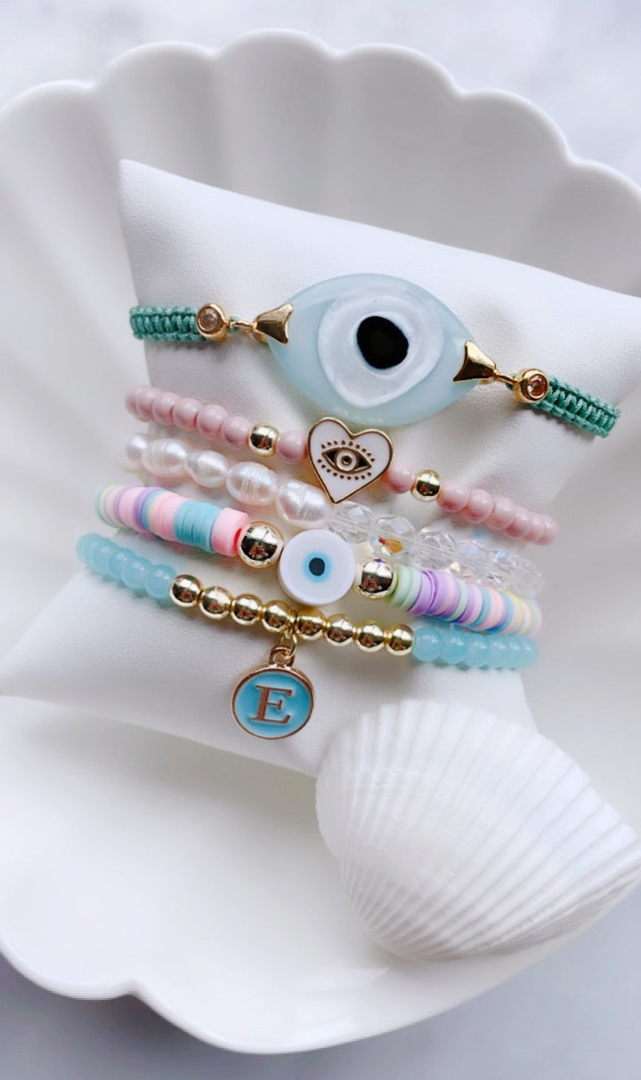 Bracelet à breloques initiale