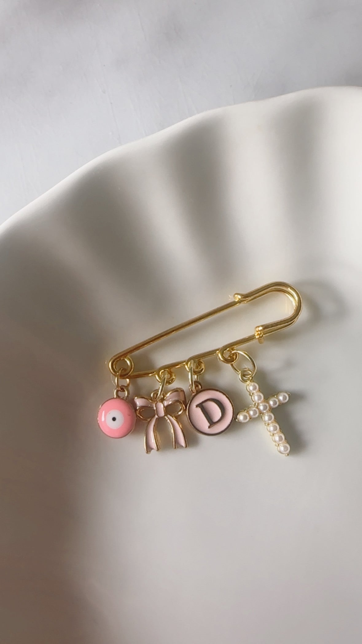 Épingle rose perle