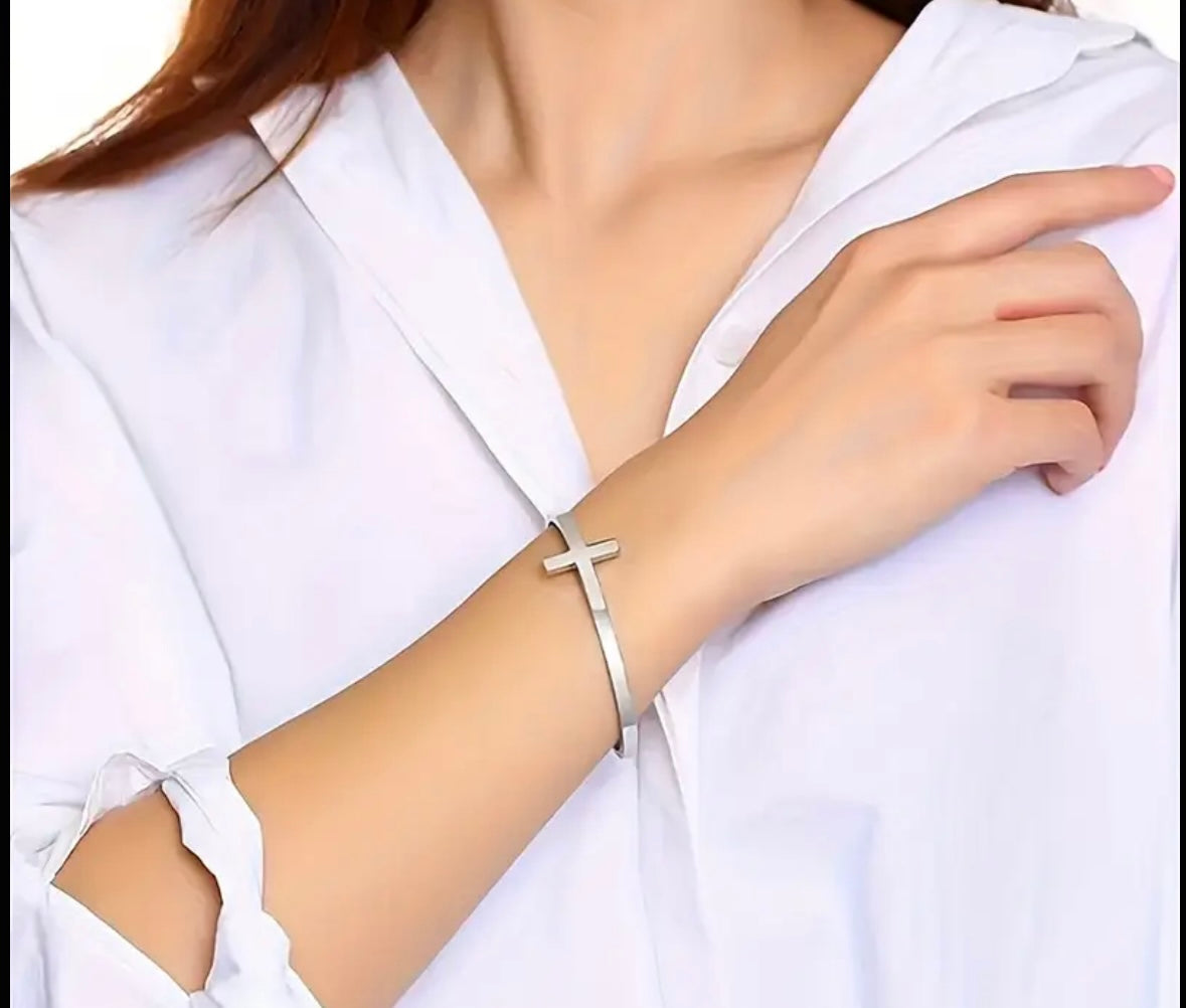 Faith Cross Bangle (Silver)