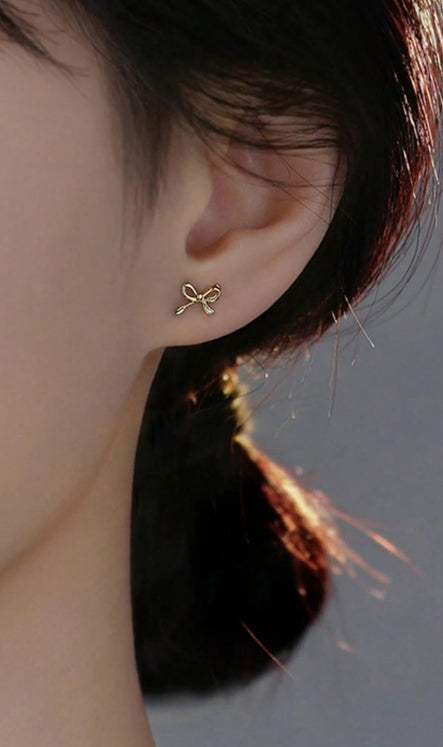 Bow Stud Earrings (Gold)
