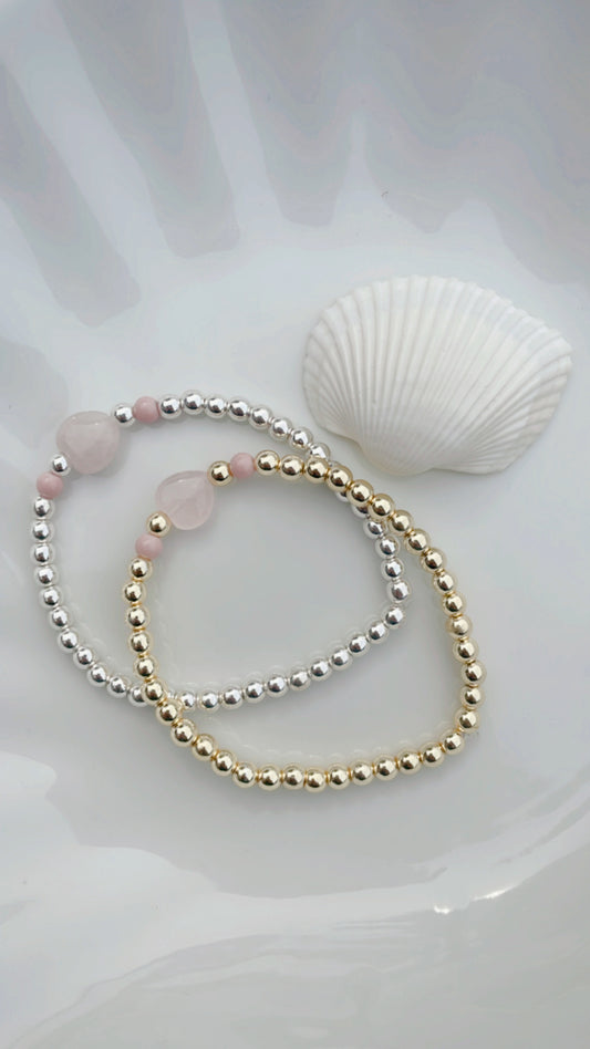 Bracelet coeur avec accents de quartz rose