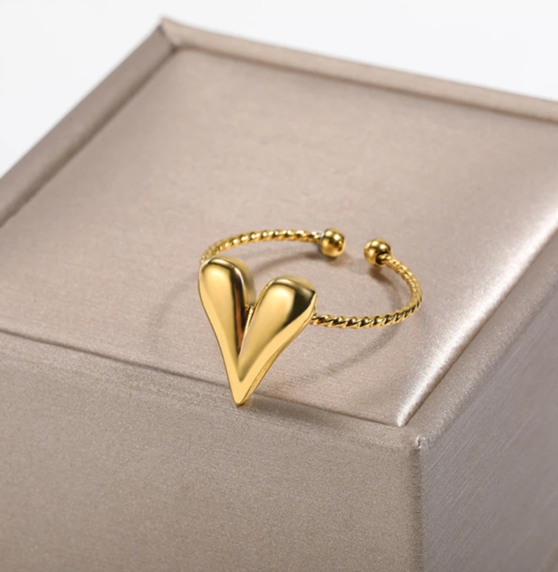 Heart Ring (Gold)