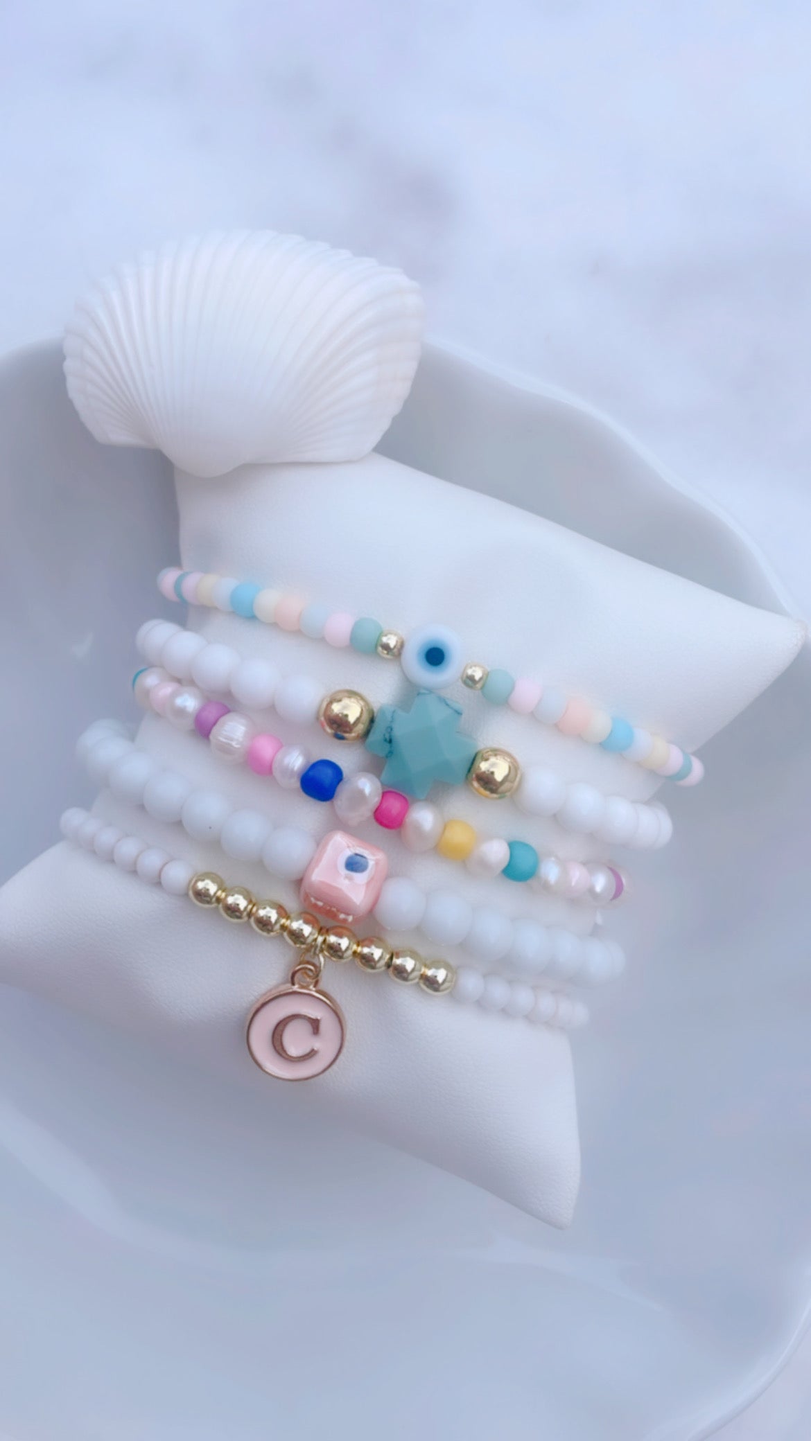 Bracelet arc-en-ciel de perles d’eau douce