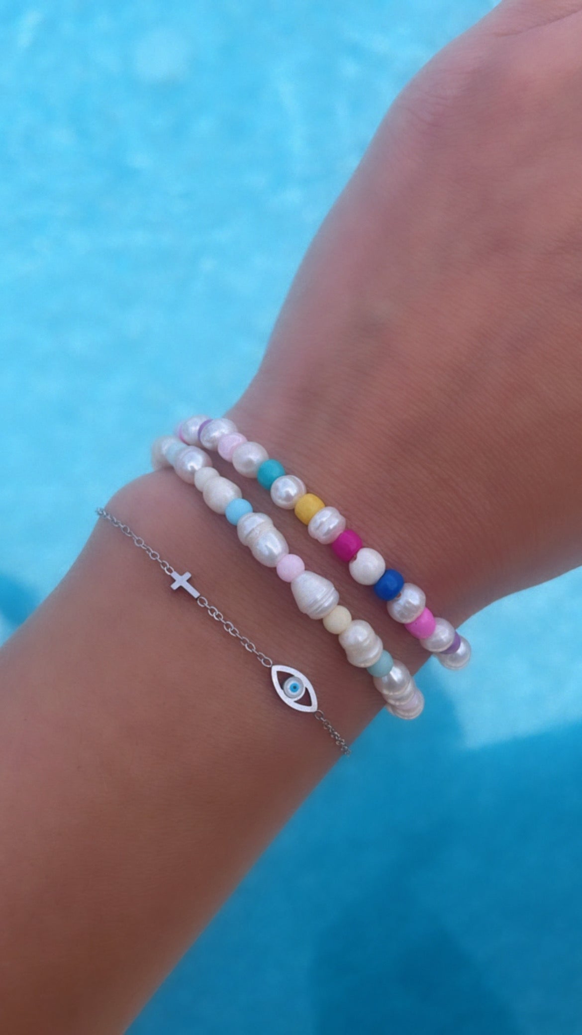 Bracelet arc-en-ciel de perles d’eau douce