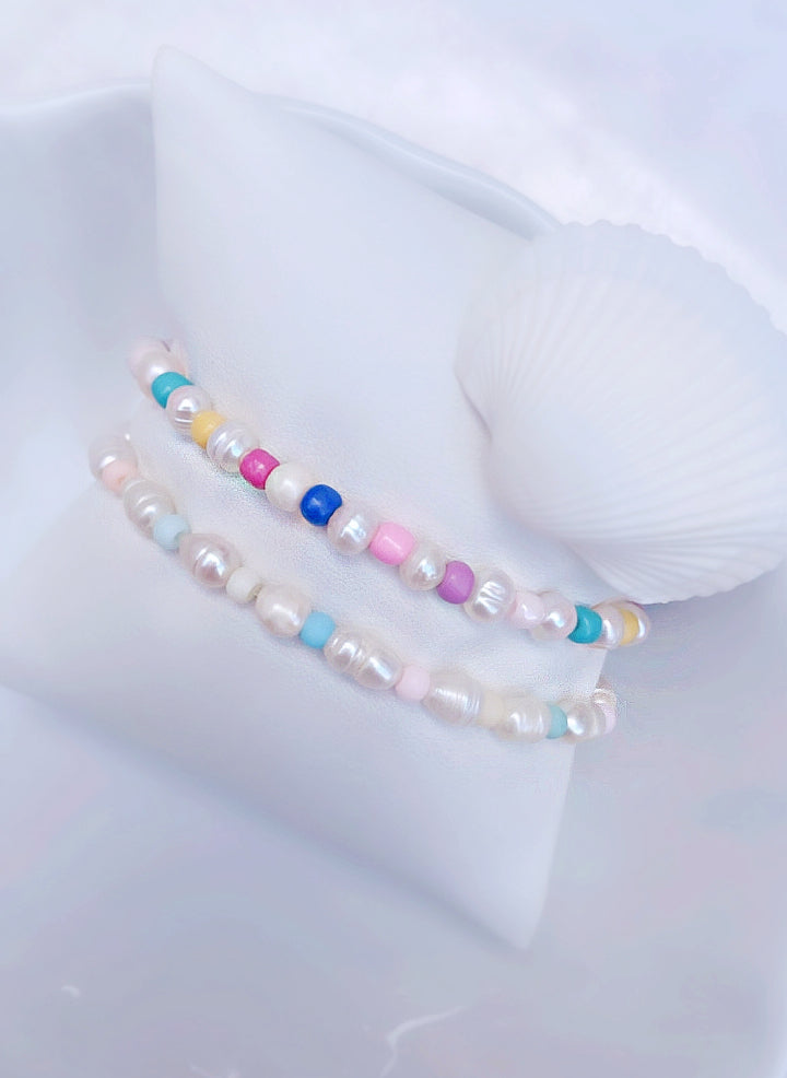 Bracelet arc-en-ciel de perles d’eau douce