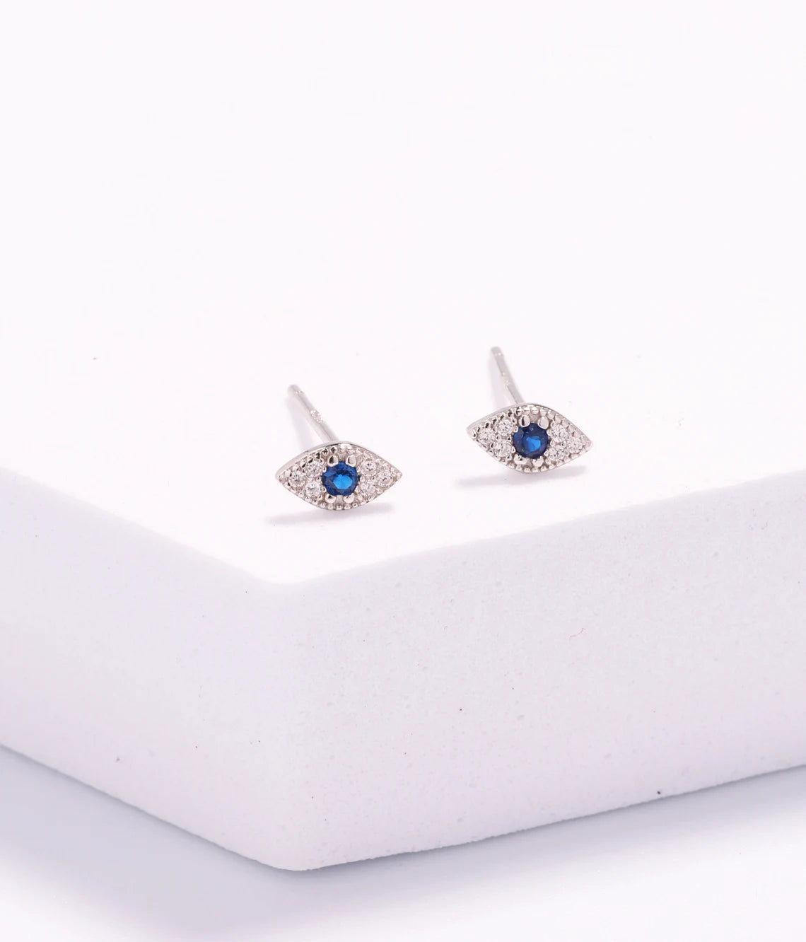 Evil Eye Almond Shape 925 Earrings (Silver Color)